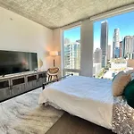 Sky Home 2B-2B High Rise Apartment, Downtown Los Angeles